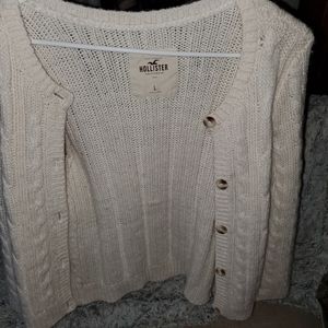 Sweater half sleeve, button up.